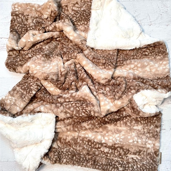 Fawn Print Baby/ Toddler Handmade Minky Blanket - Picture 3 of 5
